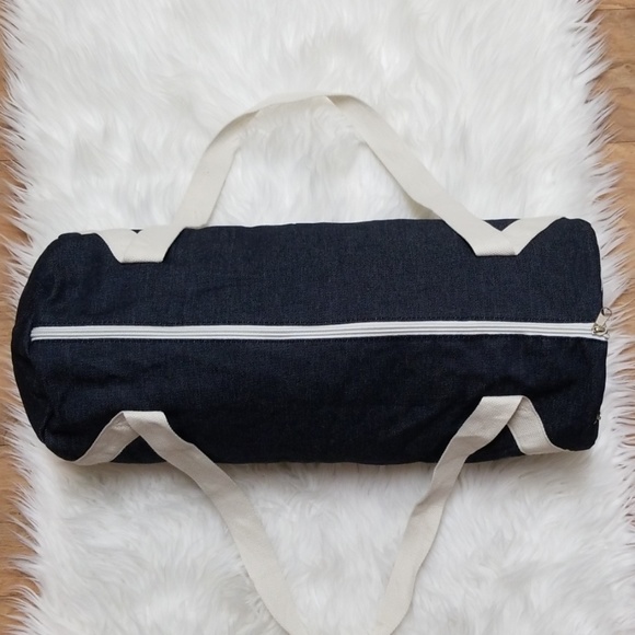 📍NWOT | GYM & JUICE Duffle Bag - Picture 5 of 8